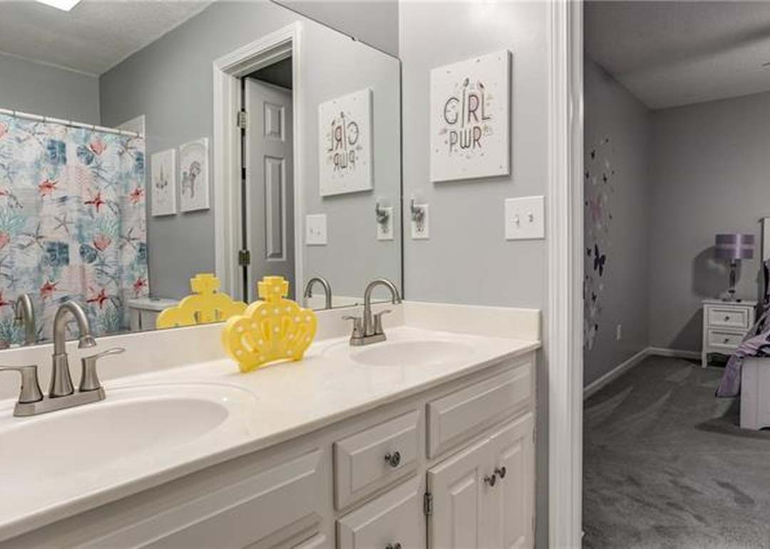 13228 Barton Street — photo 18