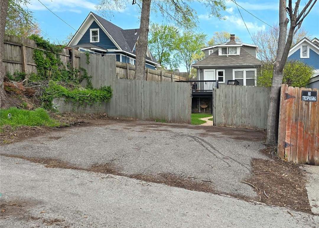 3613 Anderson Avenue — photo 32