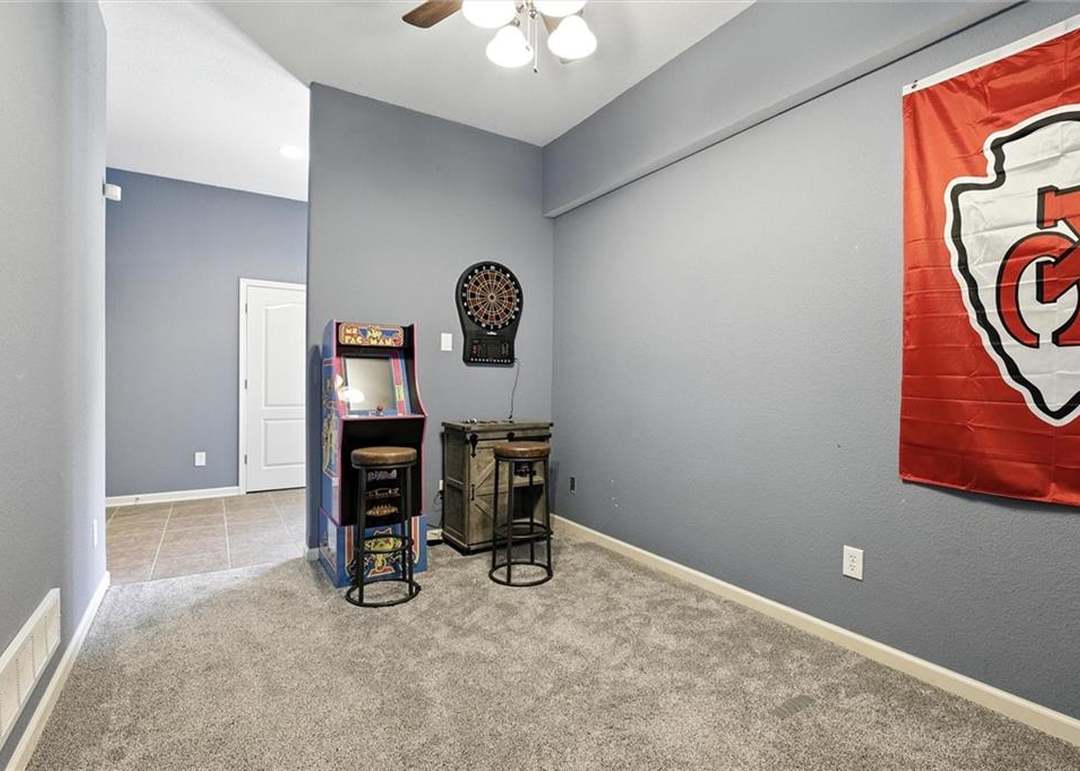 800 Cherry Lane — photo 32