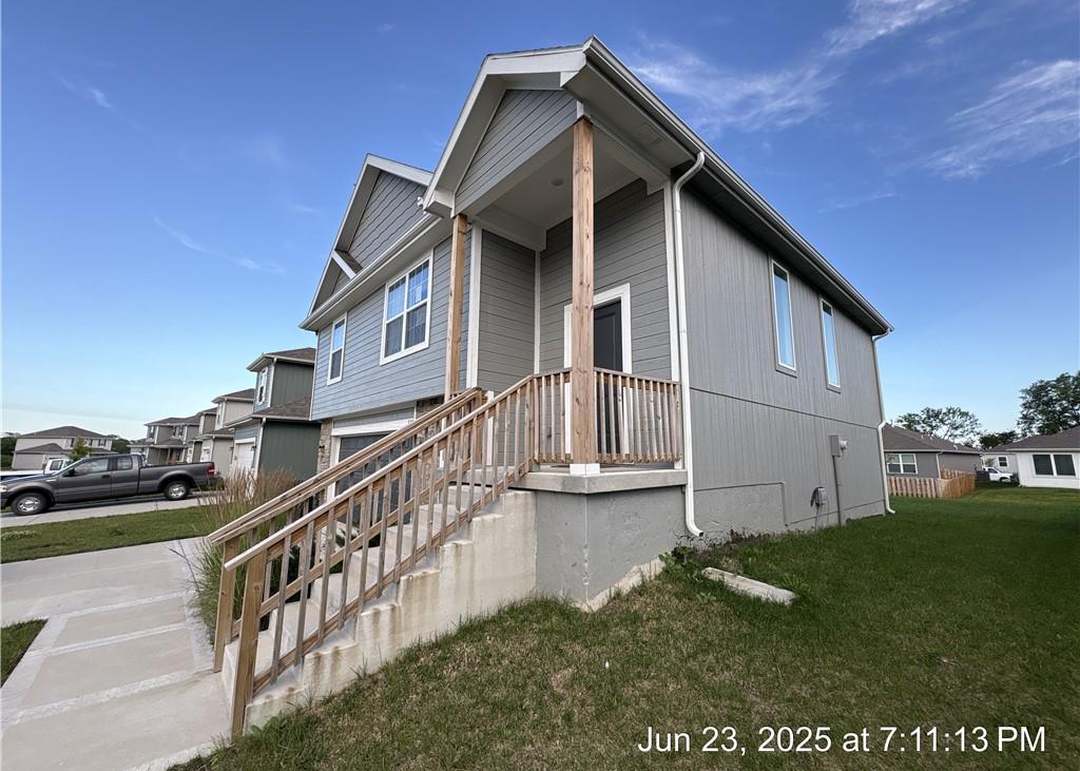 738 Connor Street — photo 6