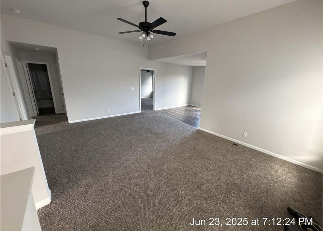 738 Connor Street — photo 10