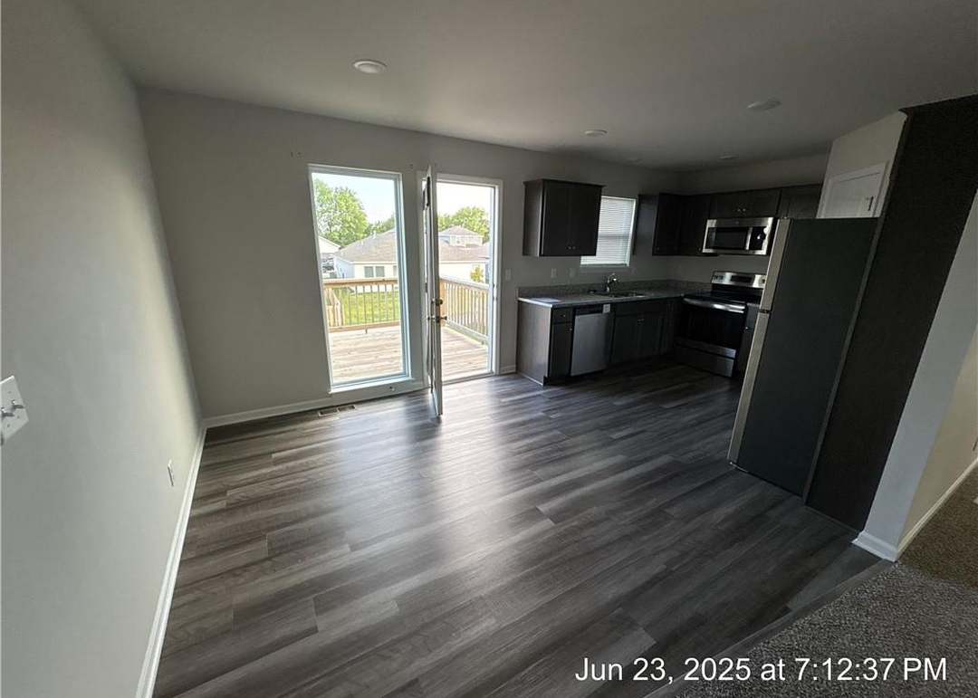 738 Connor Street — photo 11