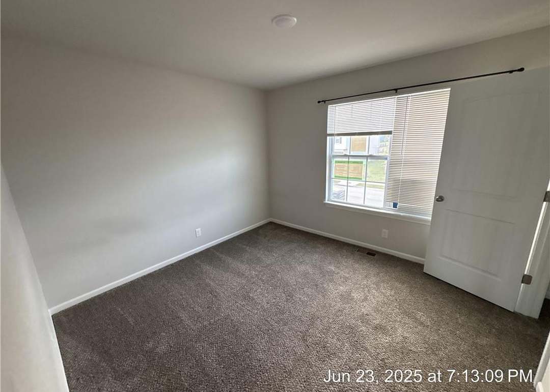 738 Connor Street — photo 13