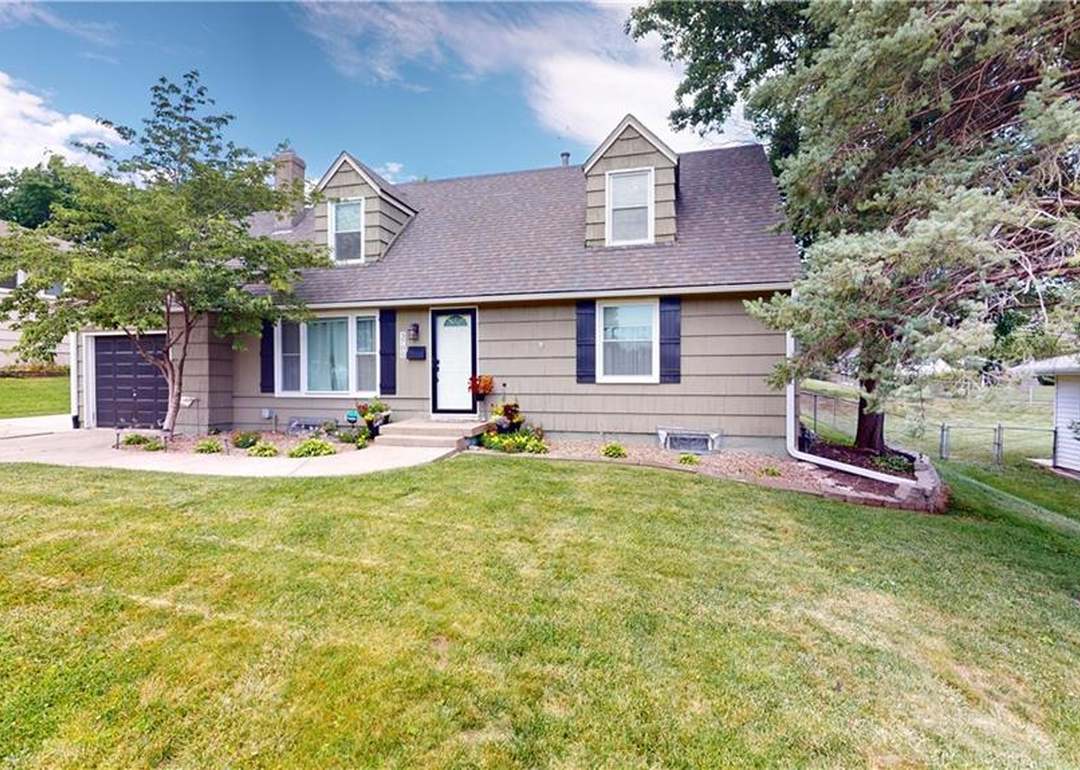 3700 NE 49TH Street — photo 8