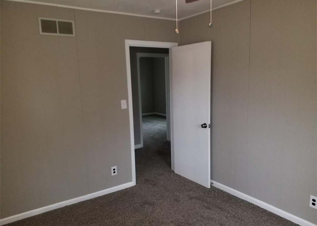 2908 W 75th Street — photo 23