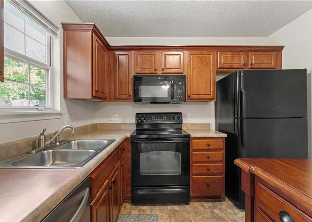 1309 NW Hidden Ridge Circle — photo 10