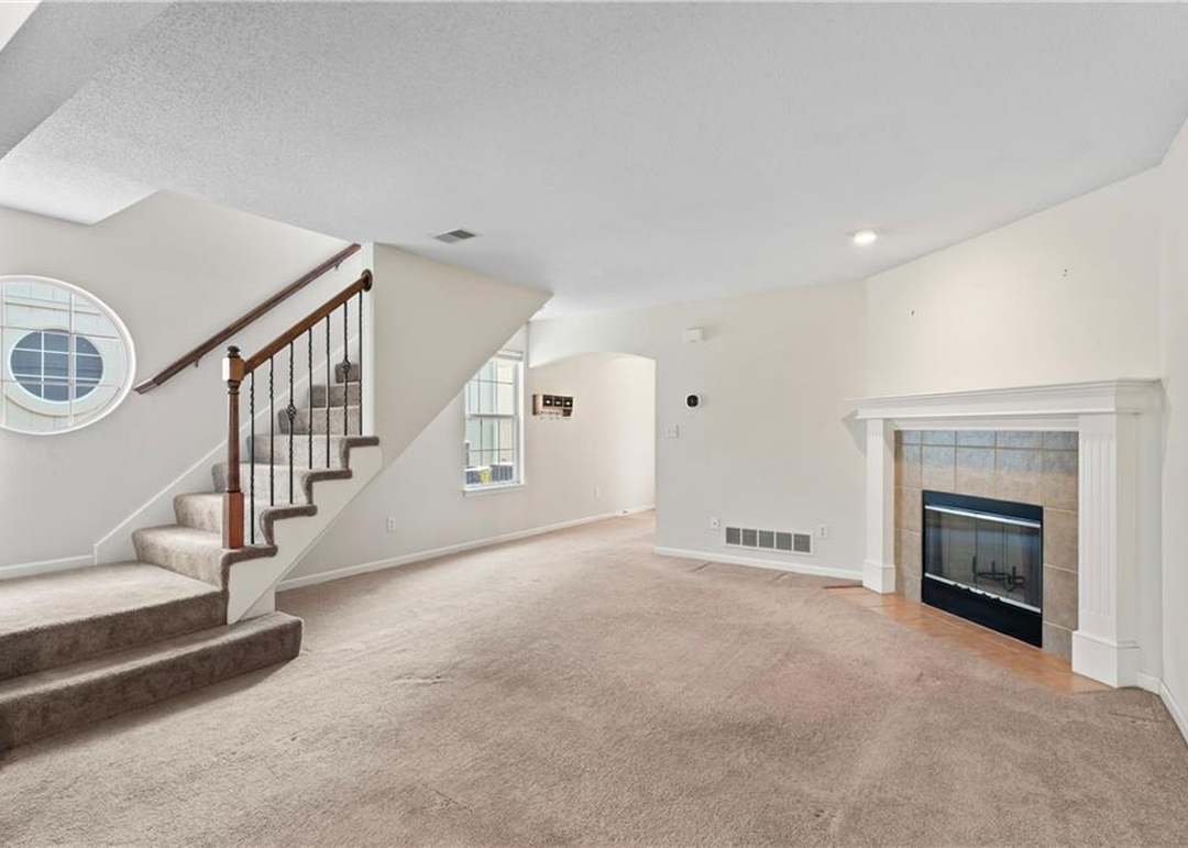 1309 NW Hidden Ridge Circle — photo 14