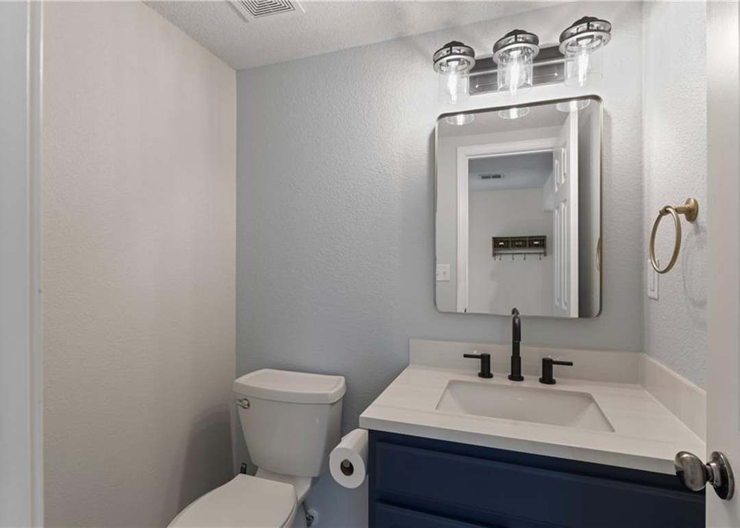 1309 NW Hidden Ridge Circle — photo 16