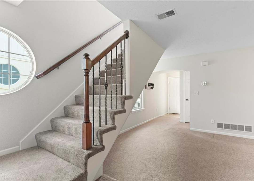 1309 NW Hidden Ridge Circle — photo 17