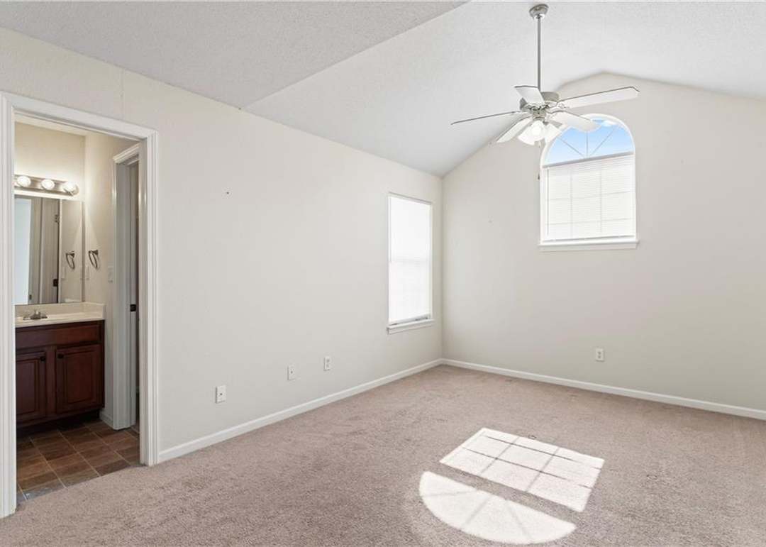 1309 NW Hidden Ridge Circle — photo 20