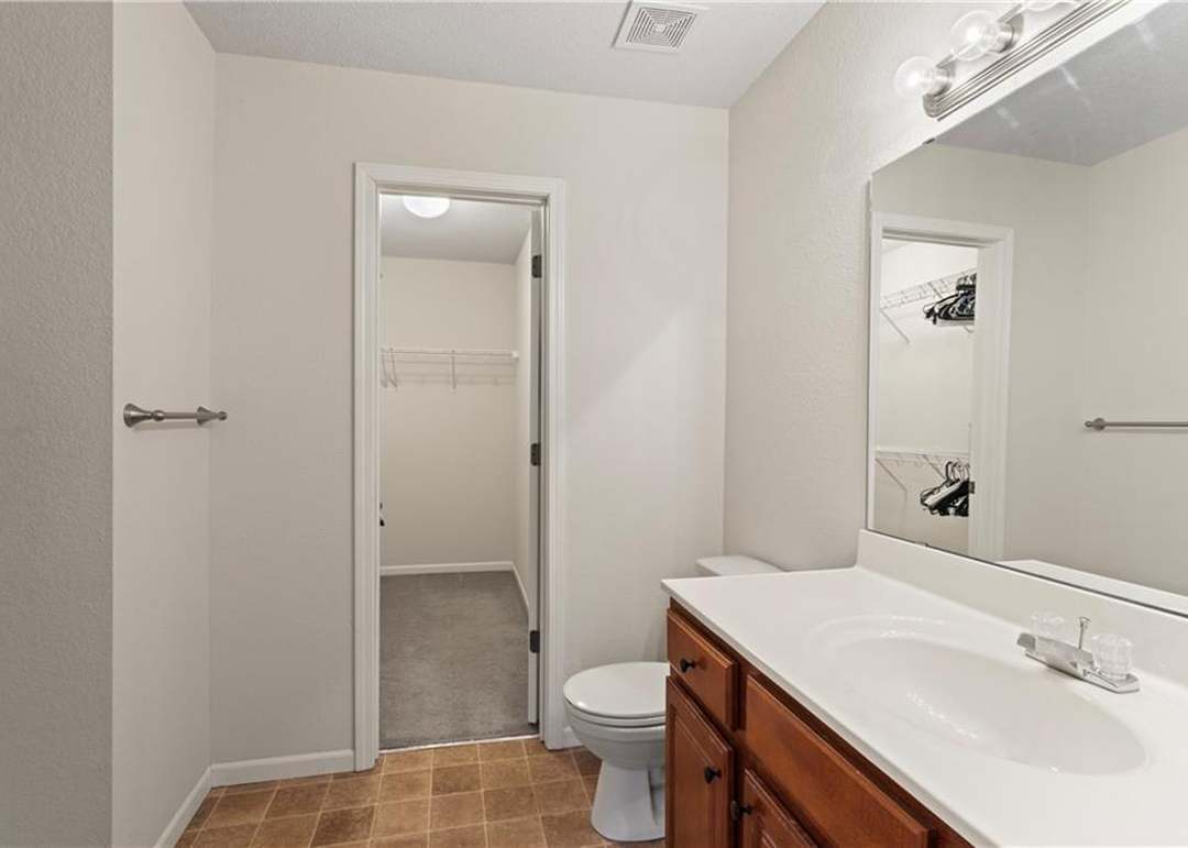 1309 NW Hidden Ridge Circle — photo 26