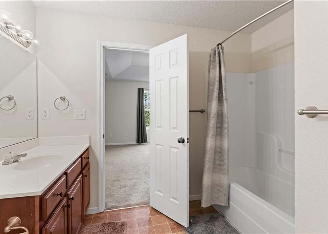 1309 NW Hidden Ridge Circle — photo 27