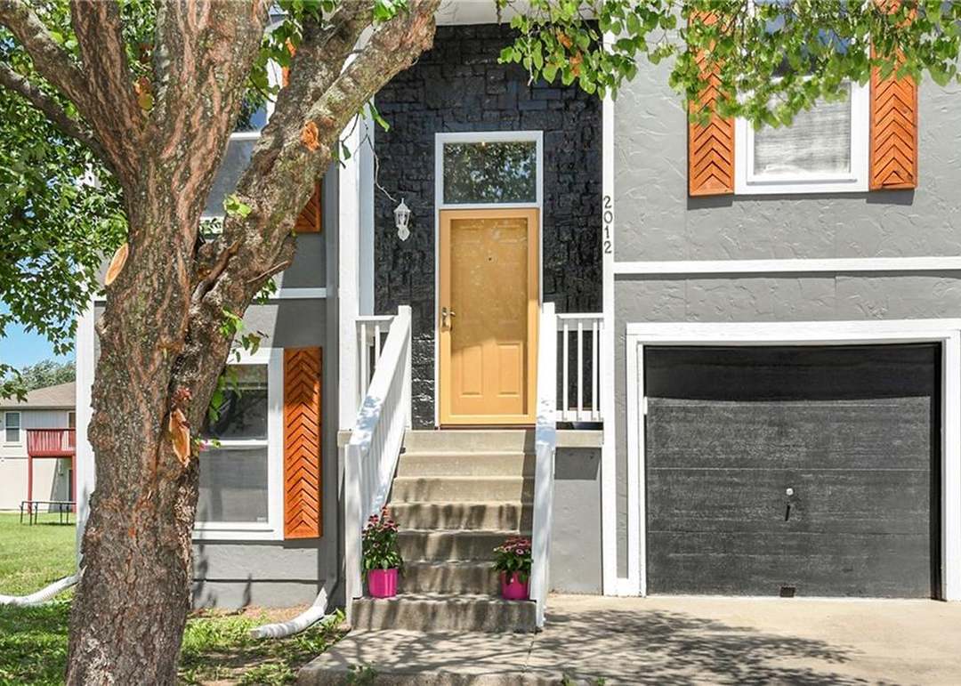 2012 E 61st Terrace — photo 10