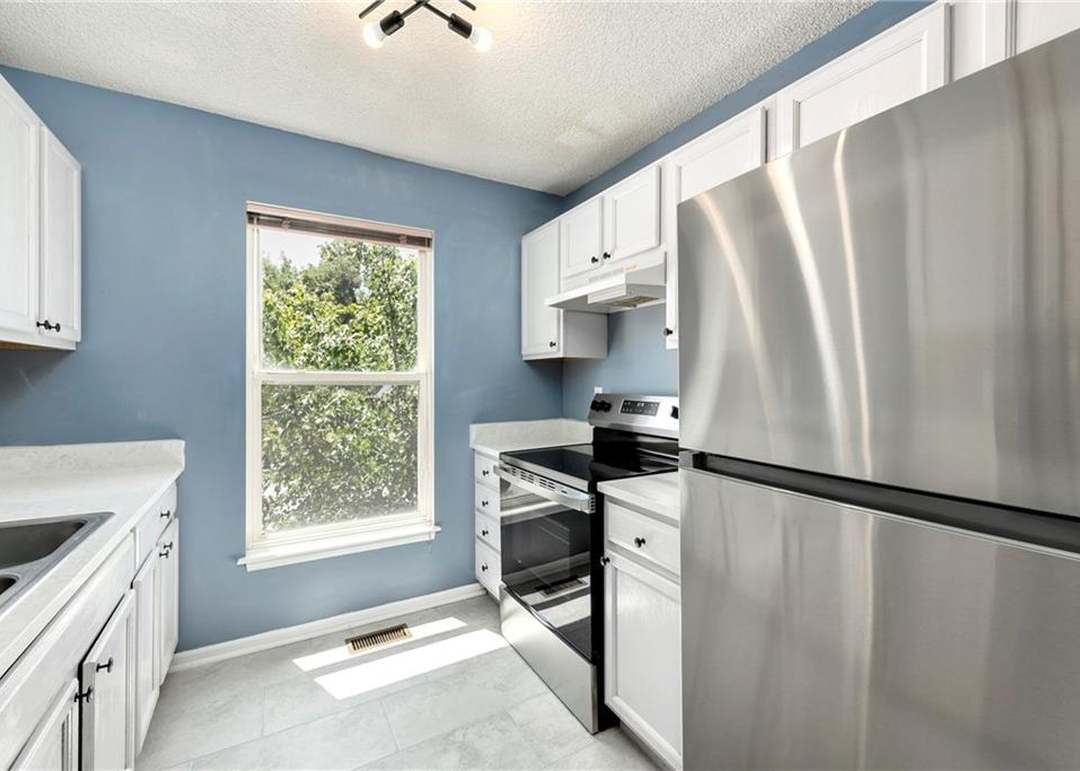 2012 E 61st Terrace — photo 13
