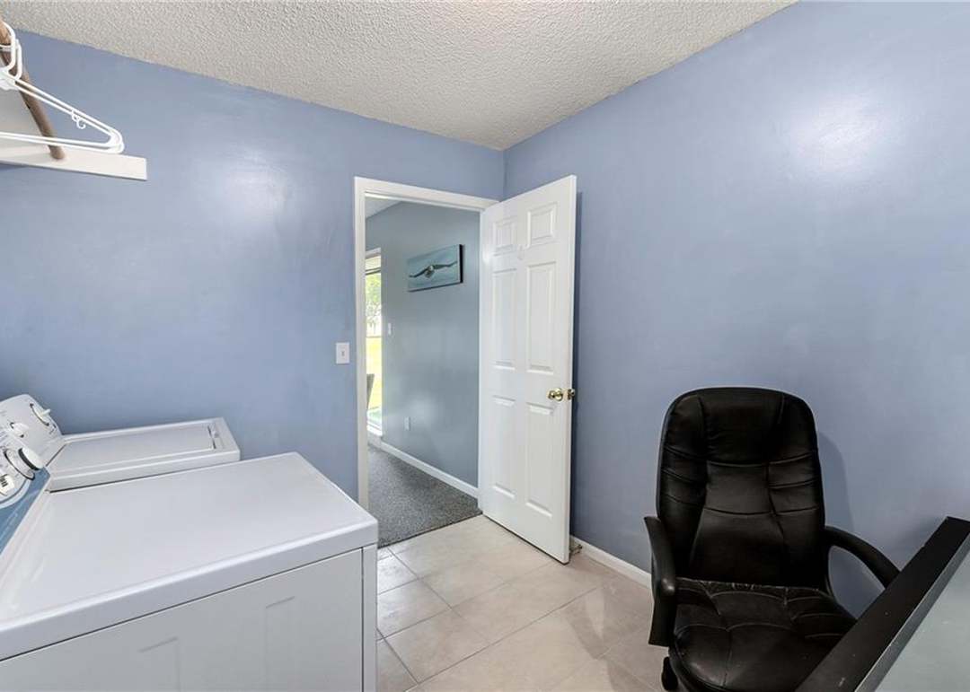 2012 E 61st Terrace — photo 32