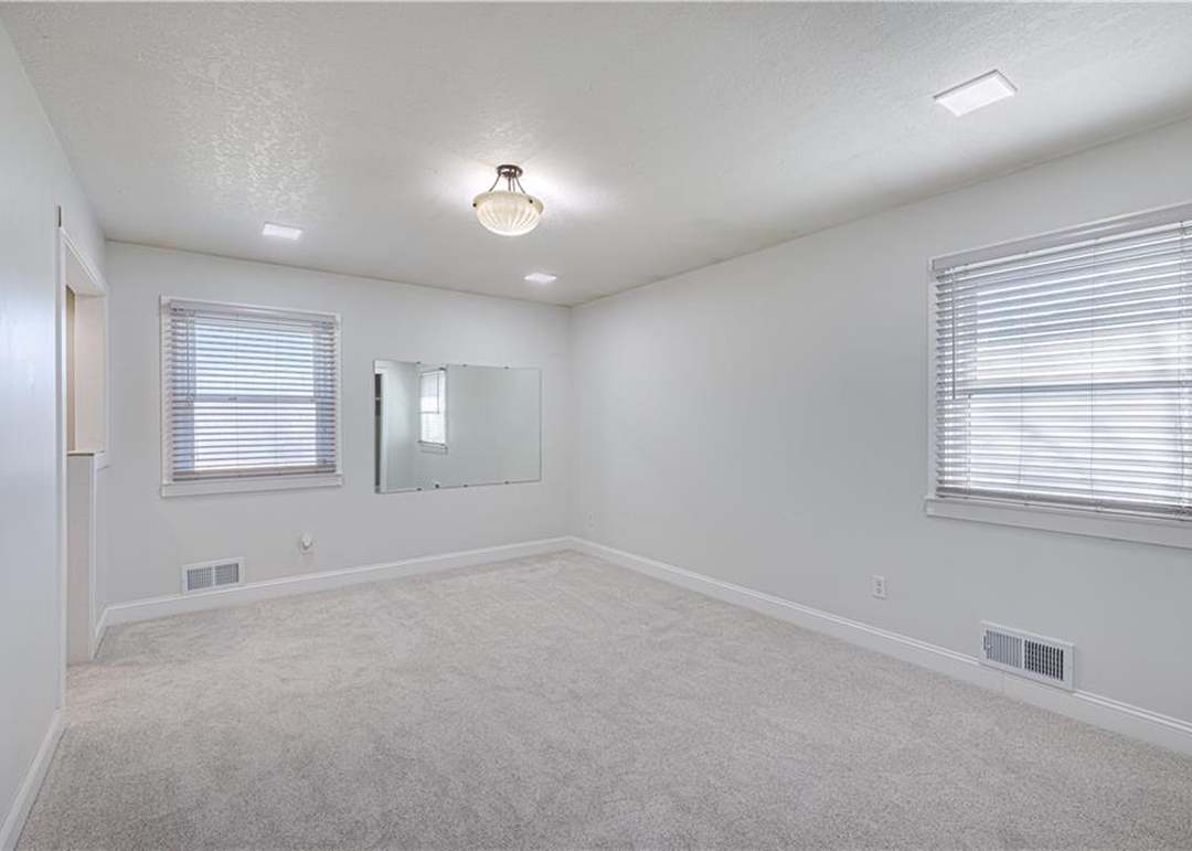 12943 Sycamore Avenue — photo 18