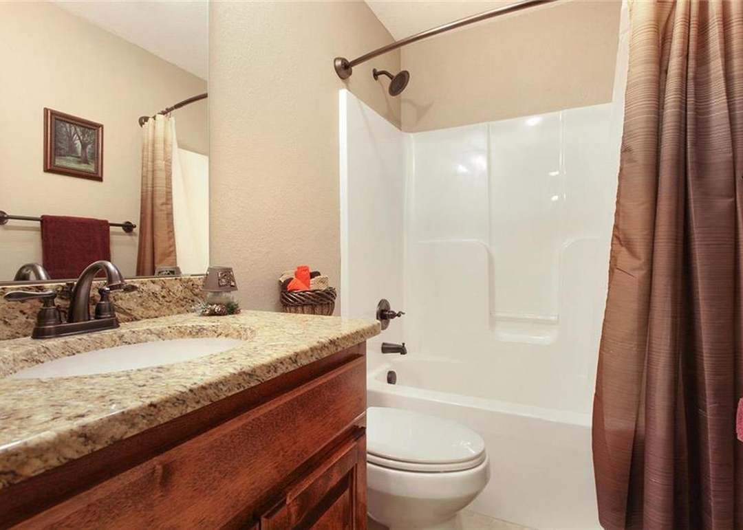 2811 N 114th Street — photo 13