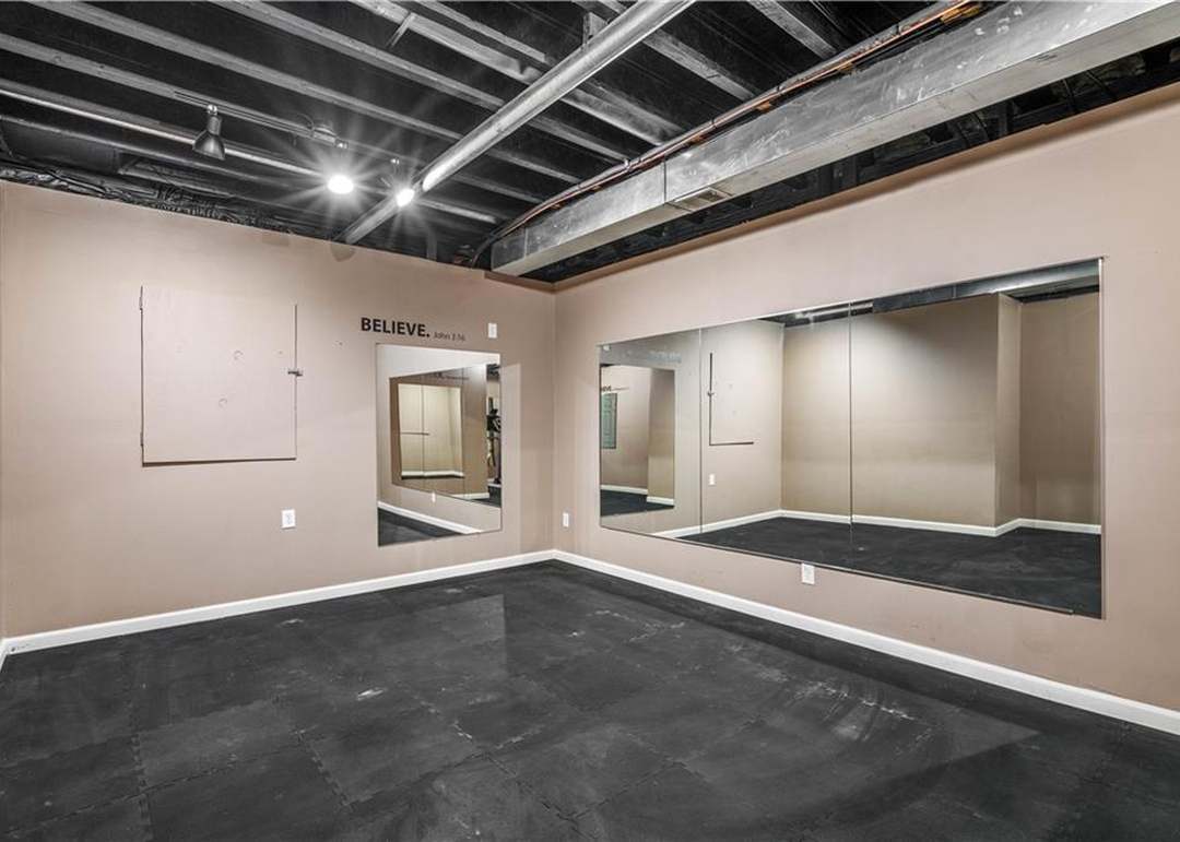 4420 GROVE Street — photo 46