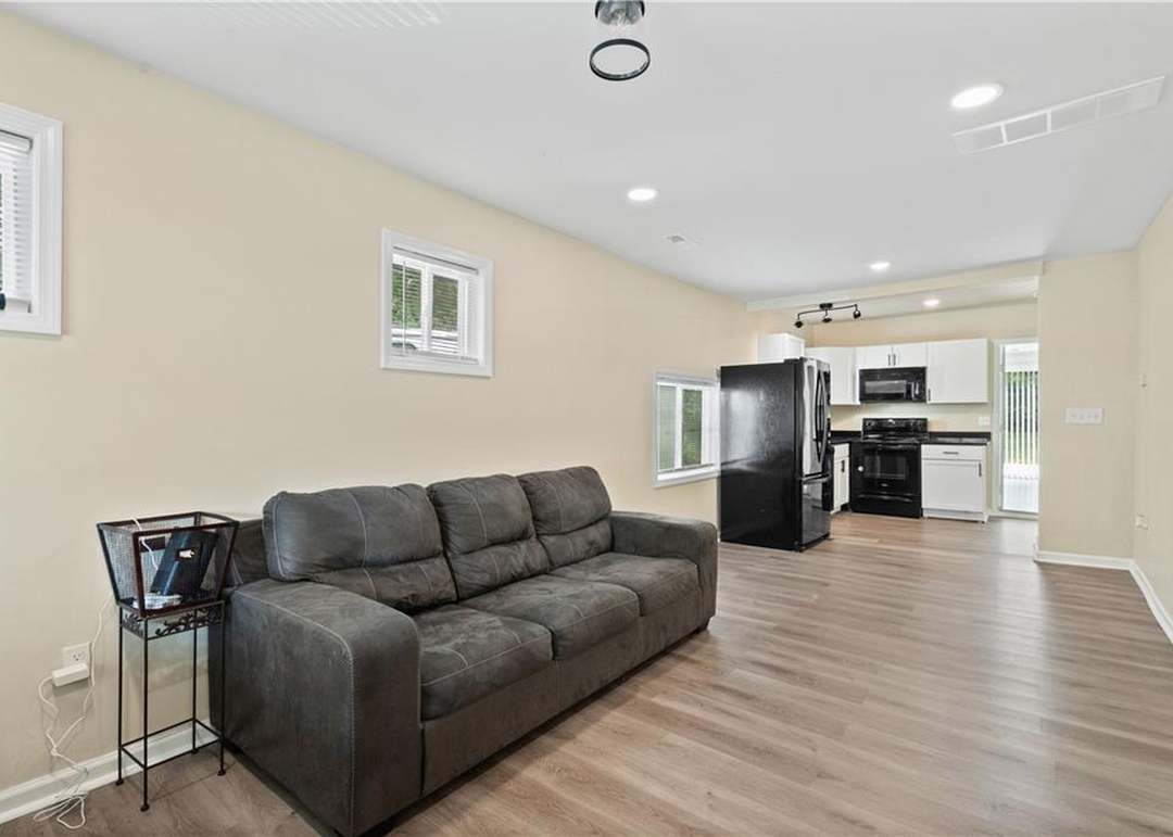 3821 Monroe Avenue — photo 13