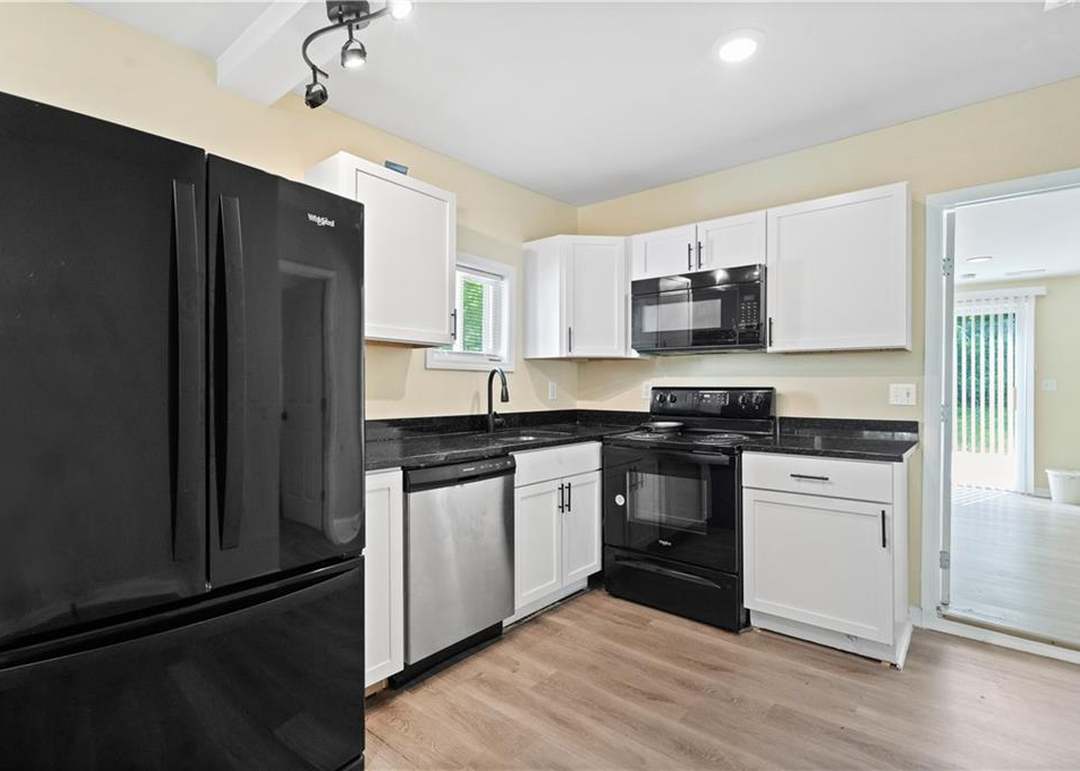 3821 Monroe Avenue — photo 15