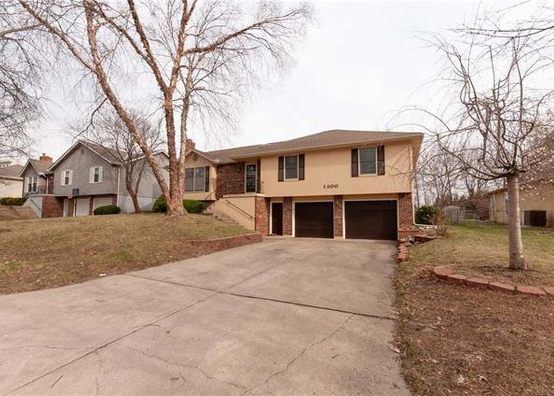 1300 Lee Lane — photo 8