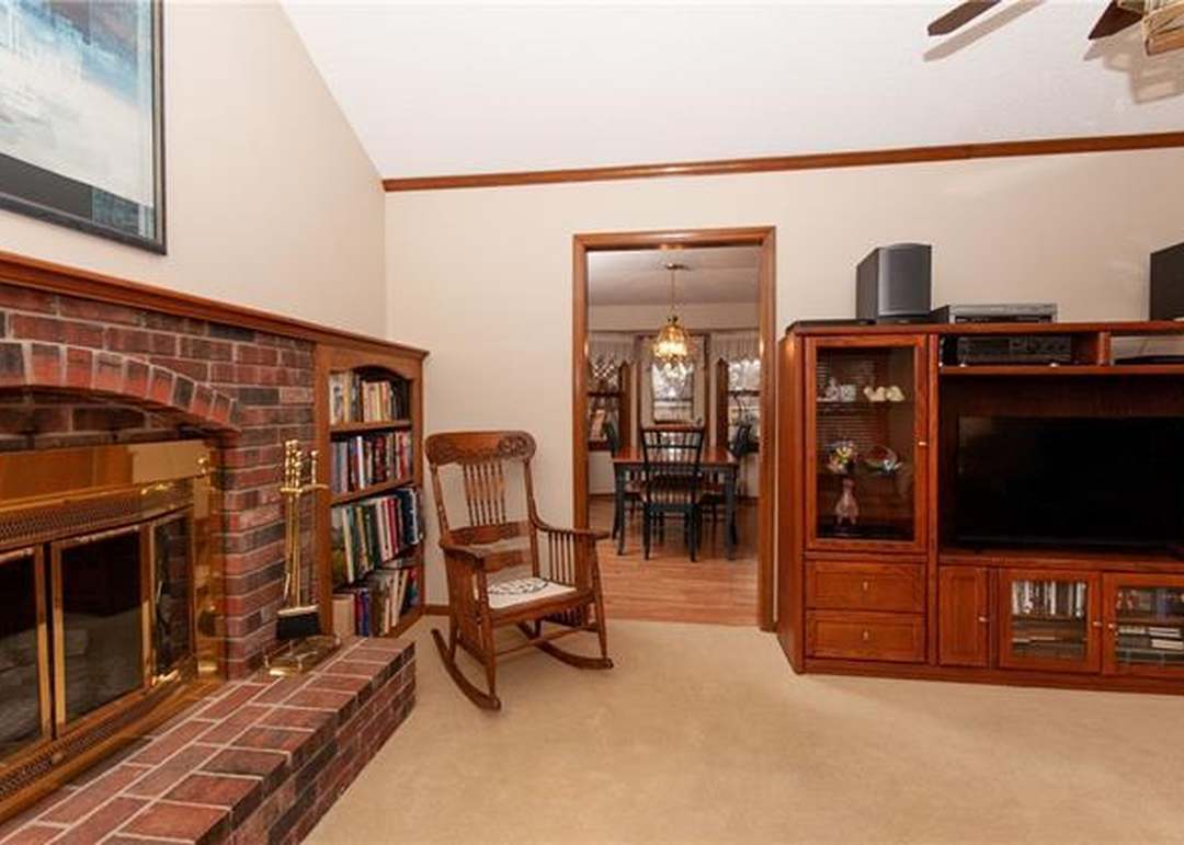 1300 Lee Lane — photo 11