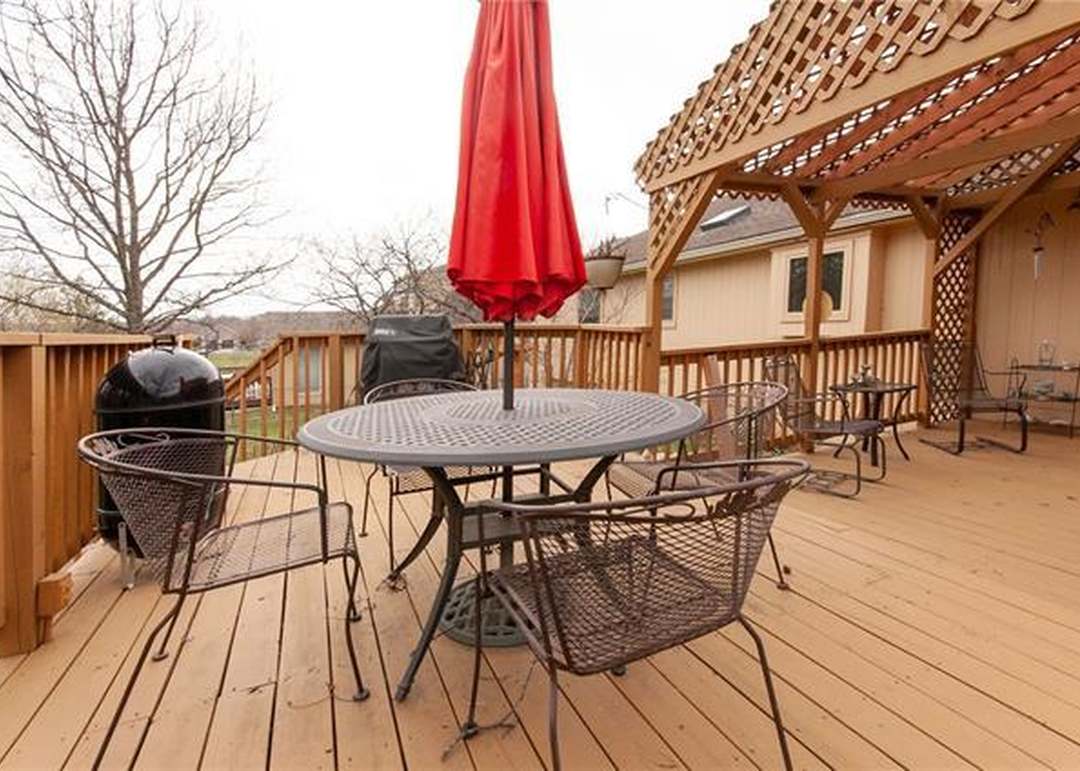 1300 Lee Lane — photo 30