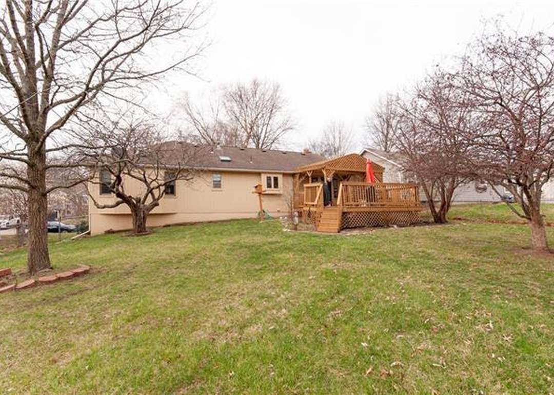 1300 Lee Lane — photo 31