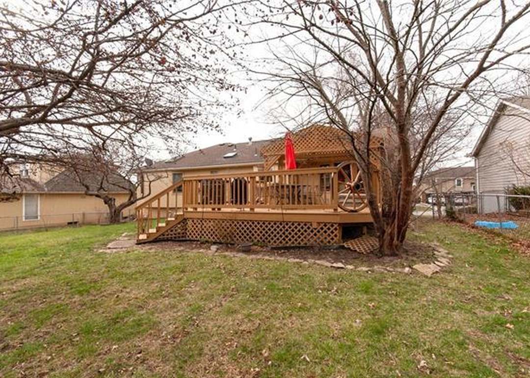 1300 Lee Lane — photo 32