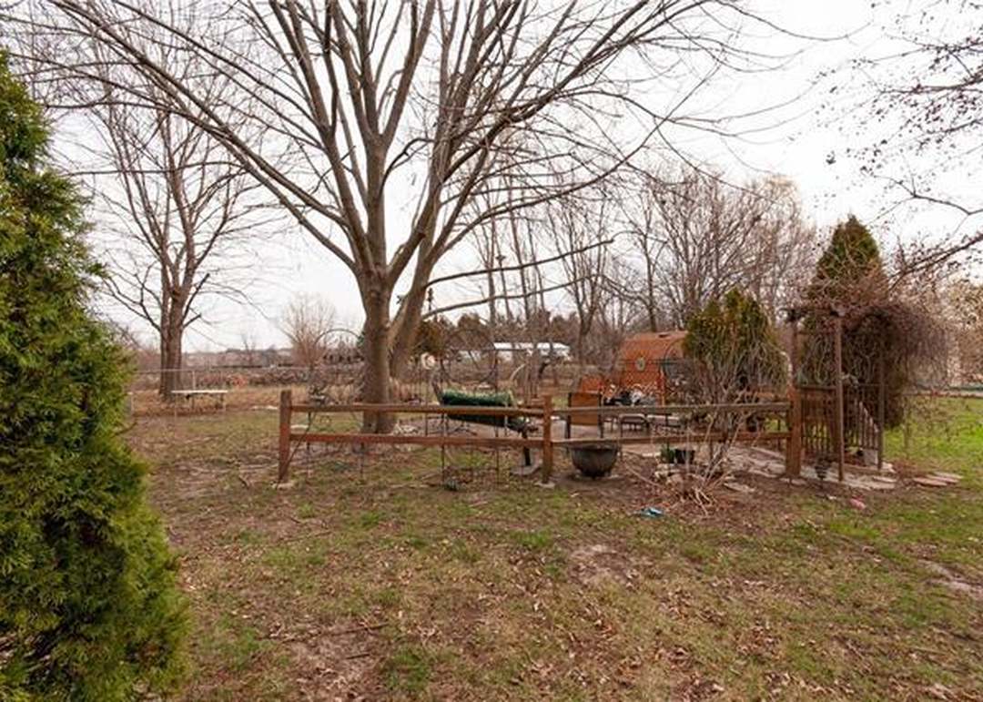 1300 Lee Lane — photo 35