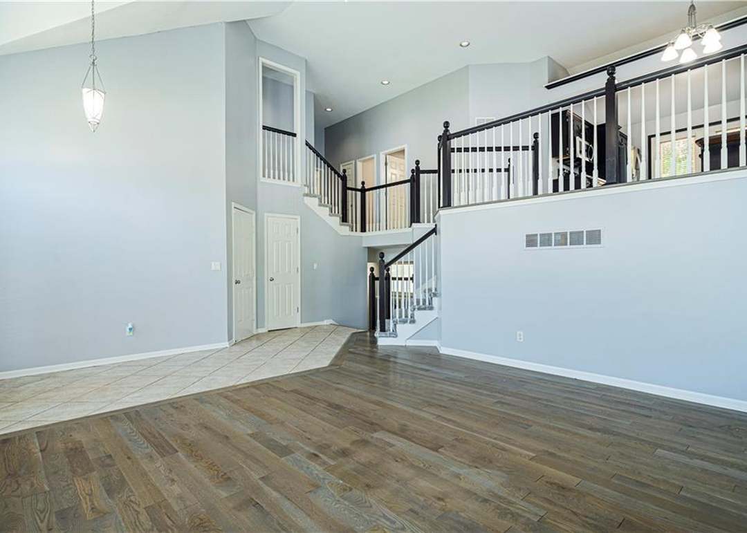 620 SE James Ct — photo 6