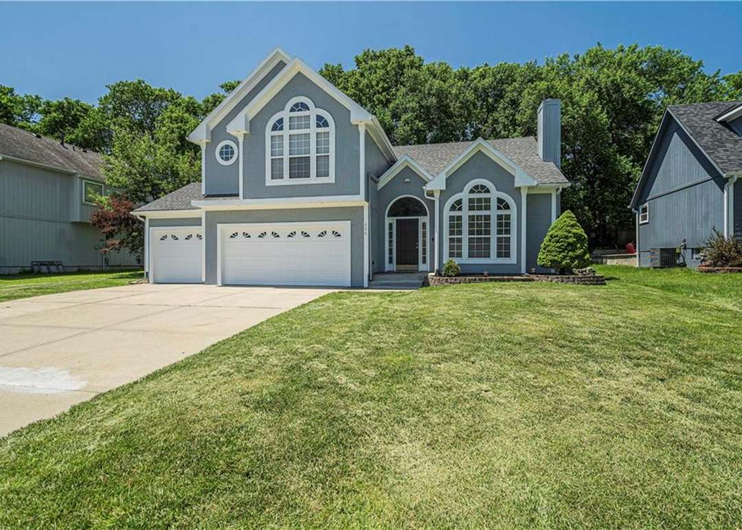 620 SE James Ct — photo 8