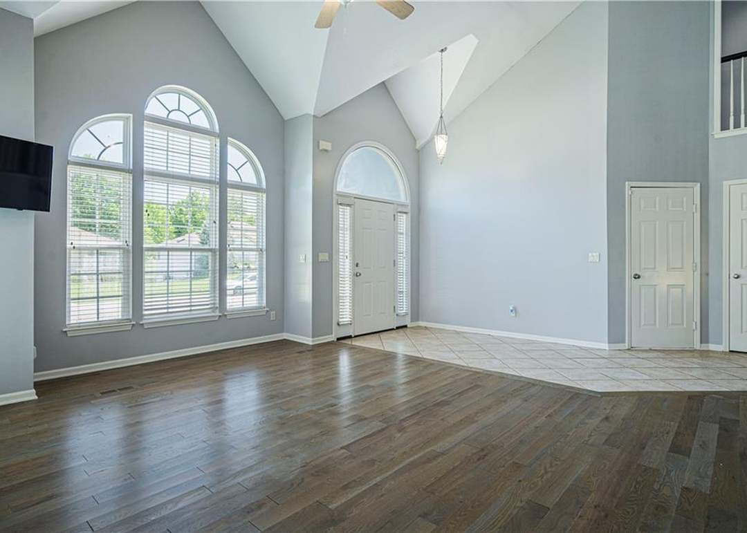 620 SE James Ct — photo 13