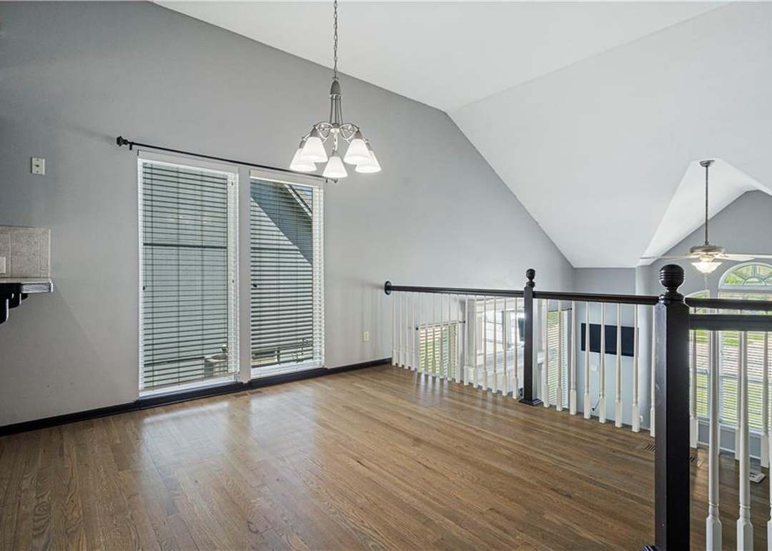 620 SE James Ct — photo 14