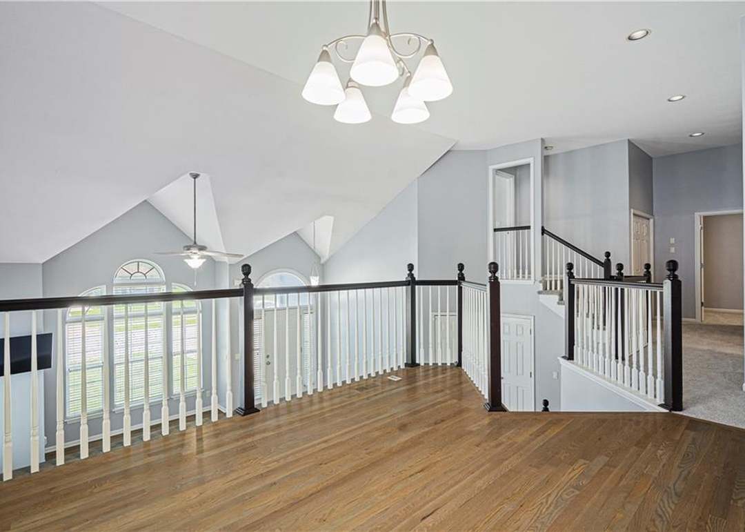 620 SE James Ct — photo 15