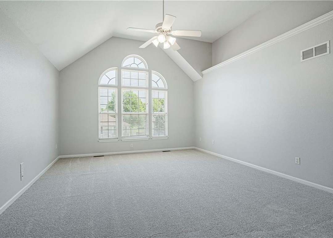 620 SE James Ct — photo 19