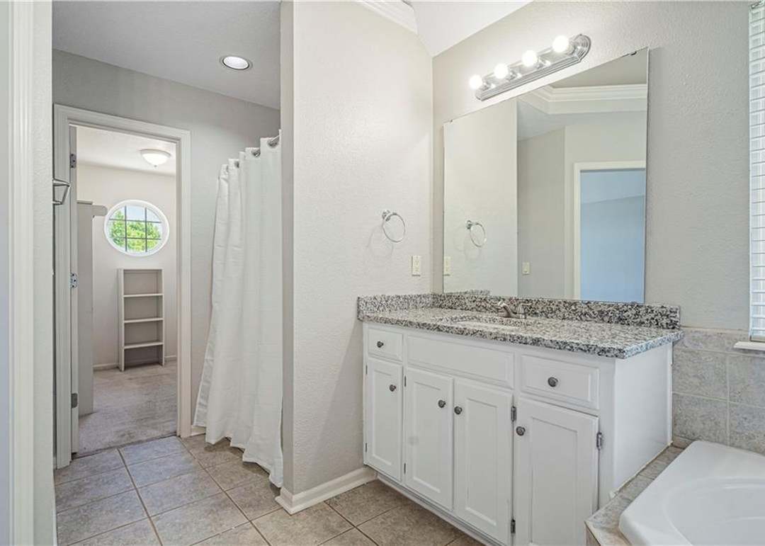 620 SE James Ct — photo 23