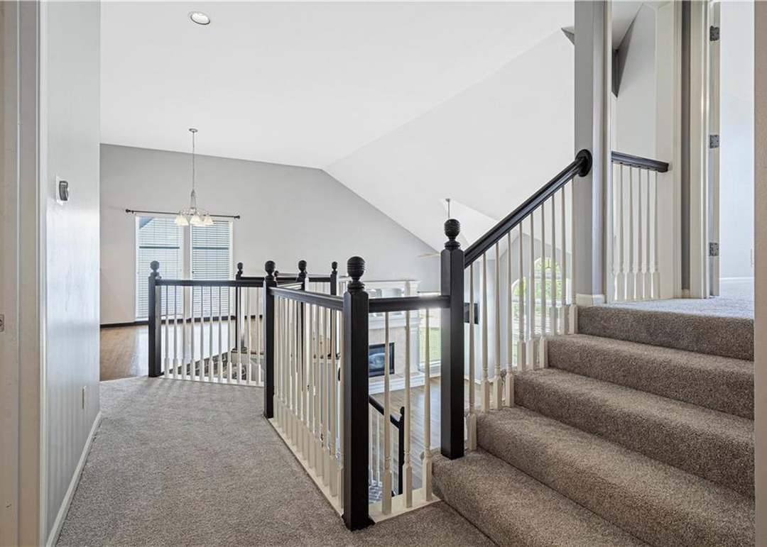 620 SE James Ct — photo 24
