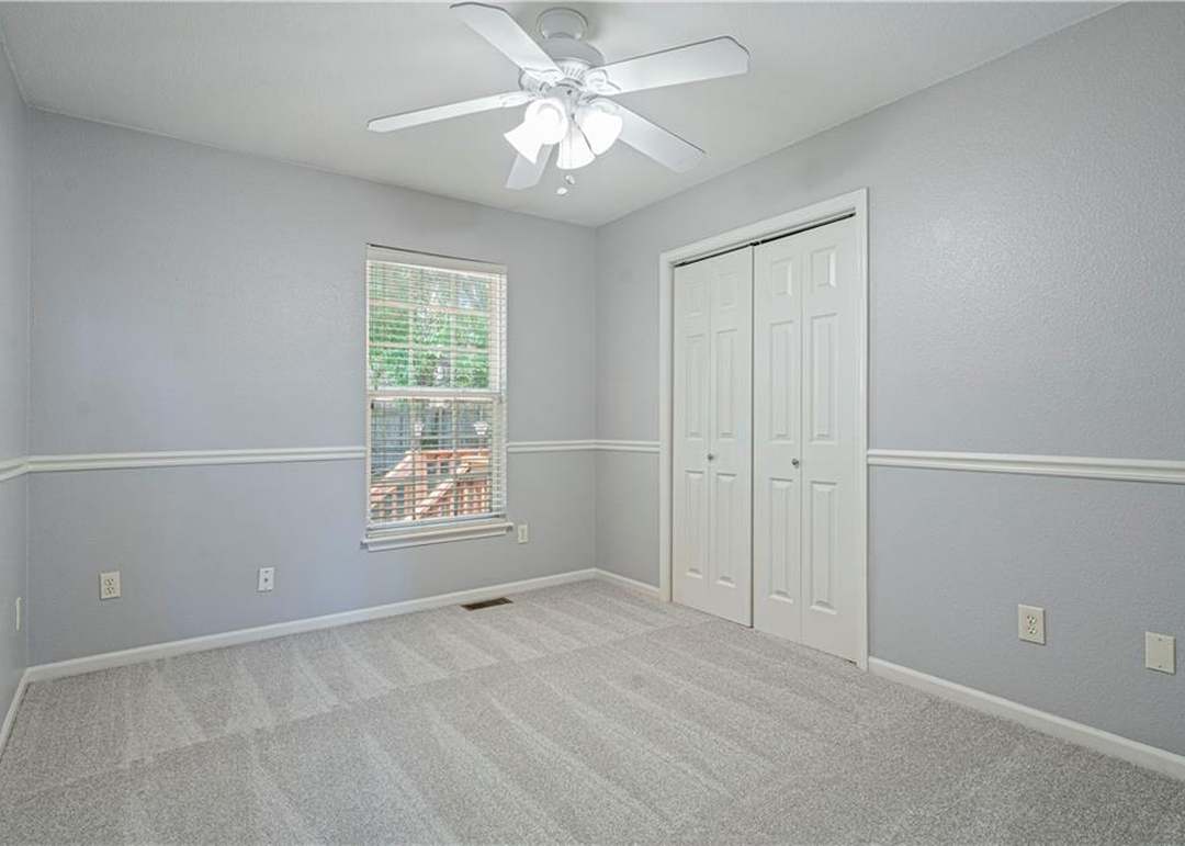 620 SE James Ct — photo 25