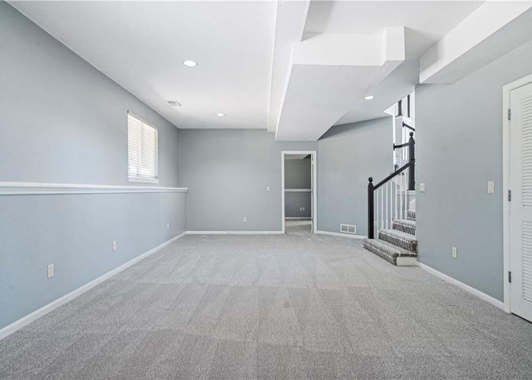 620 SE James Ct — photo 31