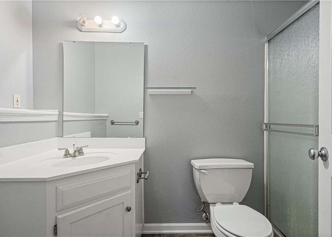 620 SE James Ct — photo 34