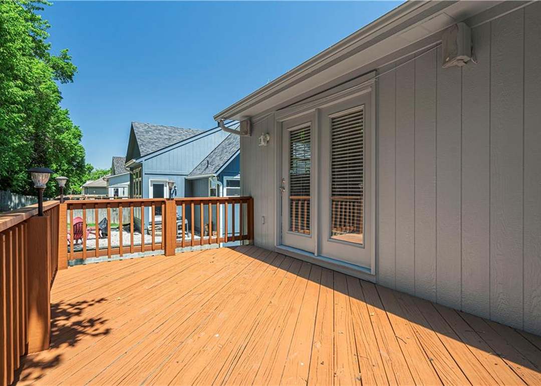 620 SE James Ct — photo 37