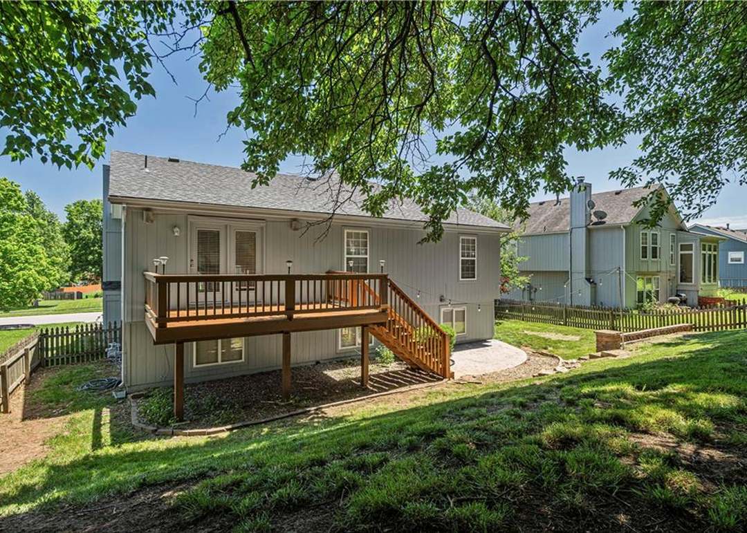 620 SE James Ct — photo 39