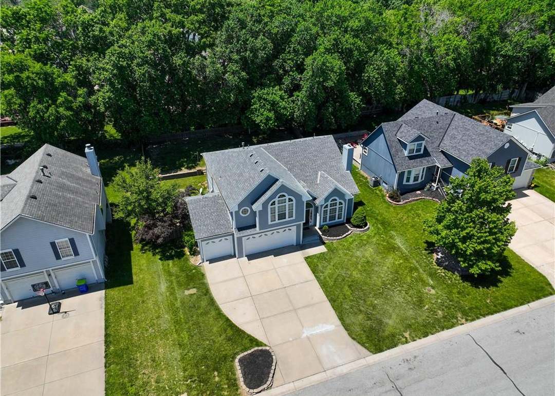 620 SE James Ct — photo 44
