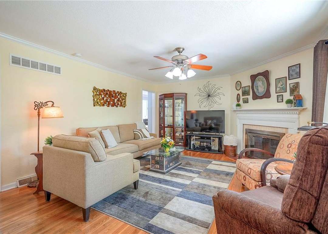 10907 Sharon Lane — photo 10