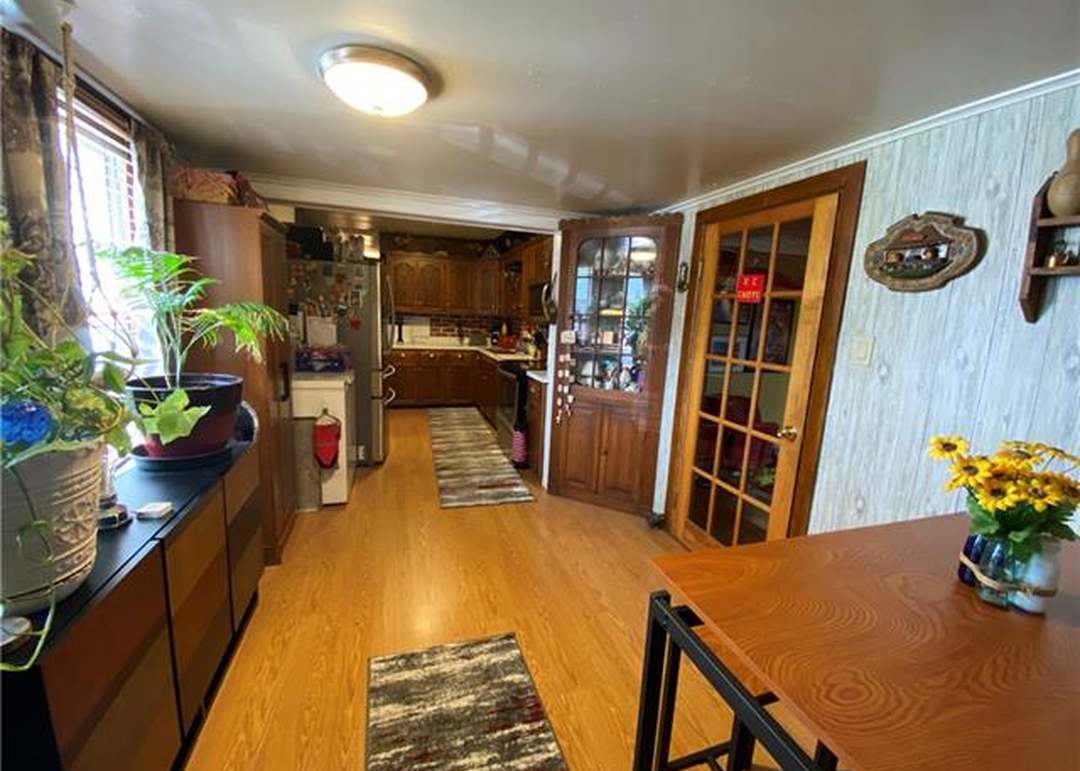 206 Myron Avenue — photo 2