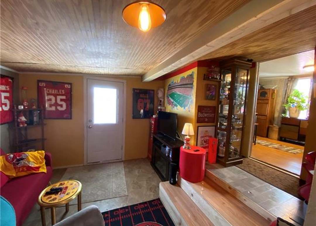 206 Myron Avenue — photo 14