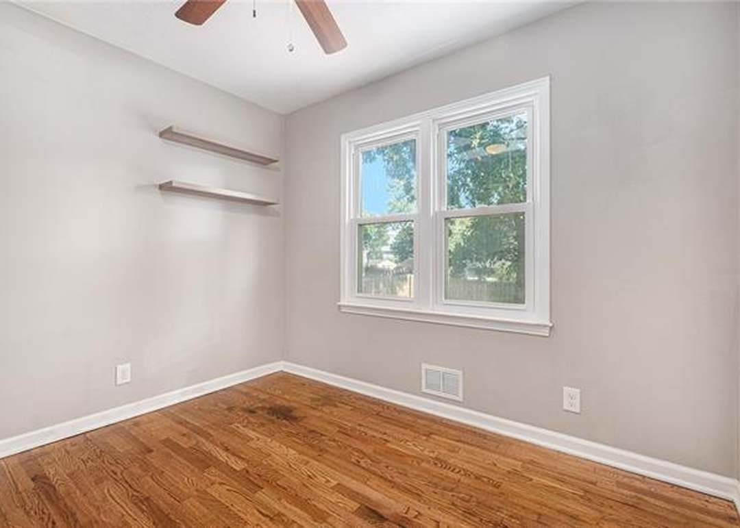 8409 W 69th Terrace — photo 7