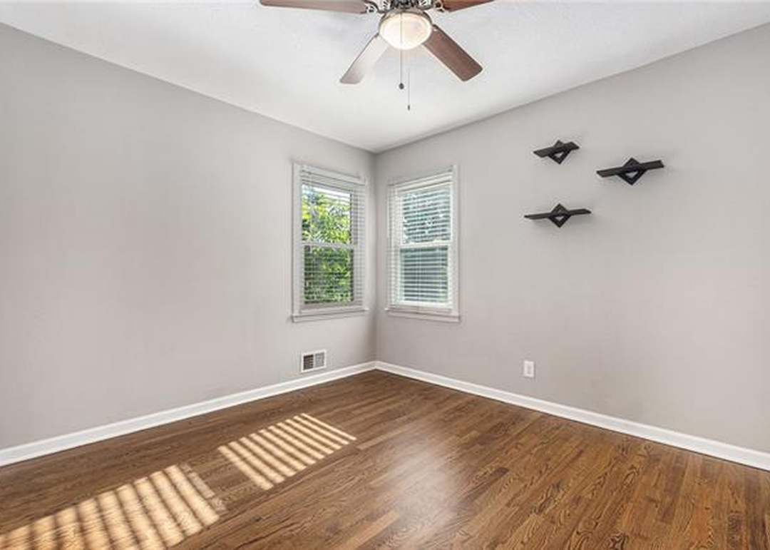 8409 W 69th Terrace — photo 15