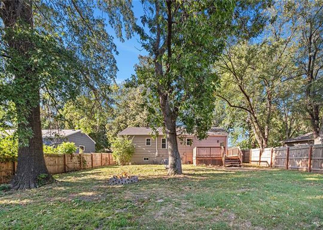 8409 W 69th Terrace — photo 23